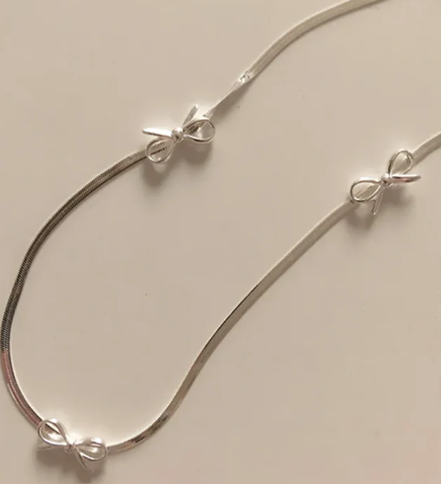 I AM APHRODITE ✨ Sterling Silver Bows Choker Necklace 🎀 Ships from Vancouver, BC.