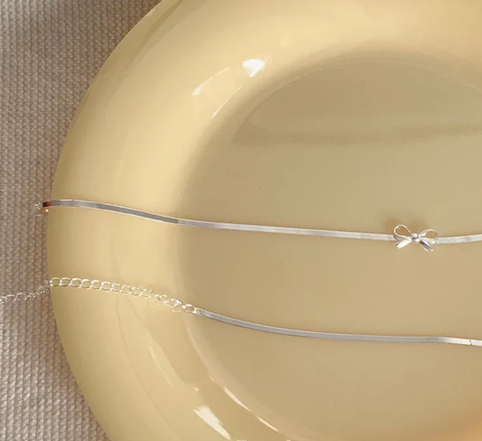 I AM APHRODITE ✨ Sterling Silver Bows Choker Necklace 🎀 Ships from Vancouver, BC.