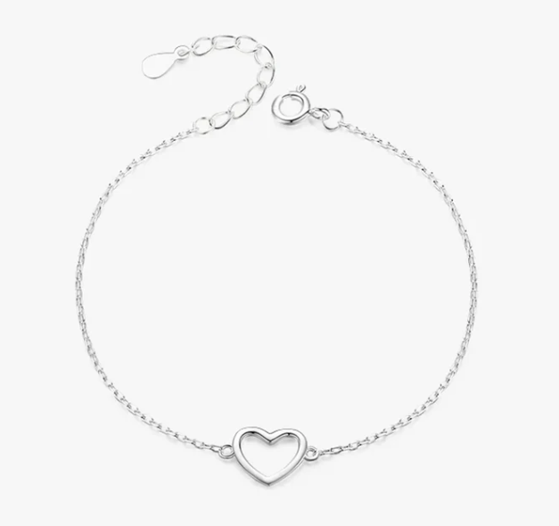 Freya Canada’s I AM APHRODITE Sterling silver Heart Bracelet on a white background 
