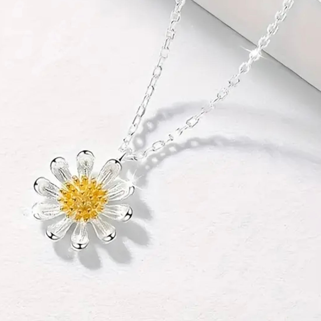 I AM FLORA ✨ Delicate Daisy Necklace 🌼