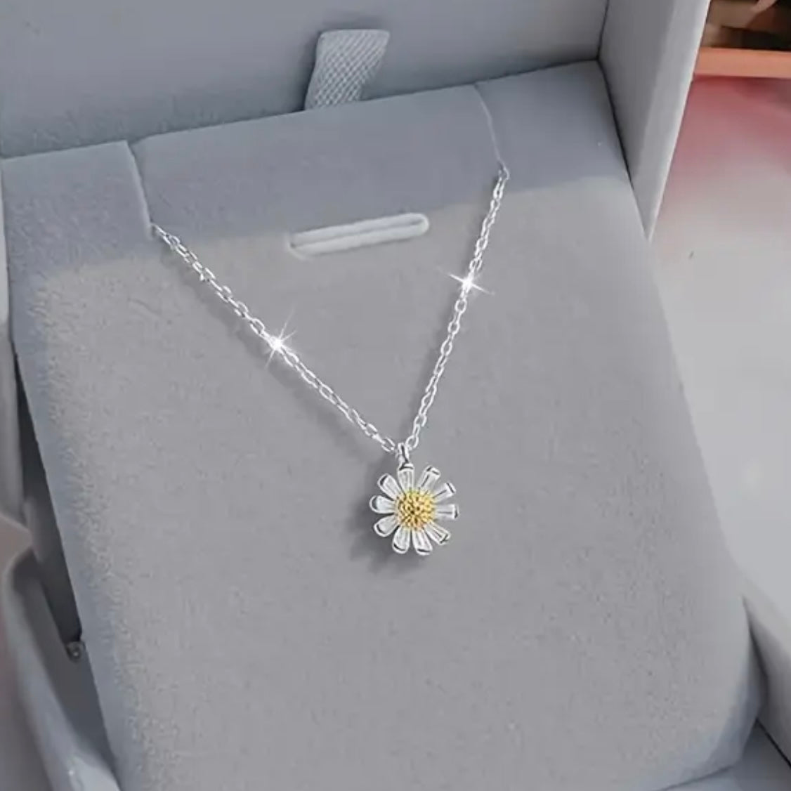 I AM FLORA ✨ Delicate Daisy Necklace 🌼