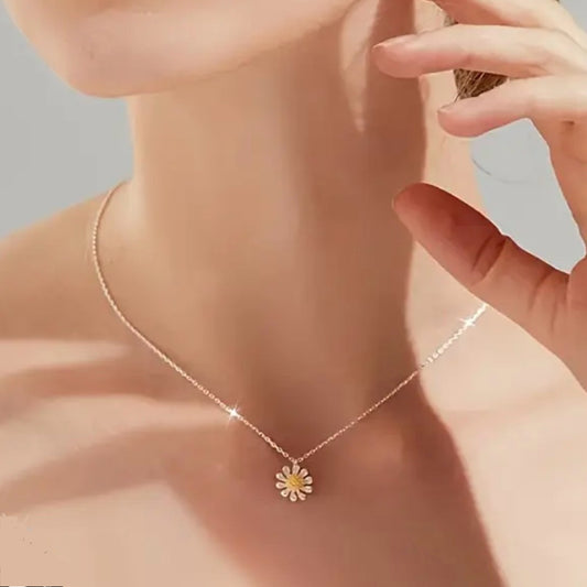 I AM FLORA ✨ Delicate Daisy Necklace 🌼
