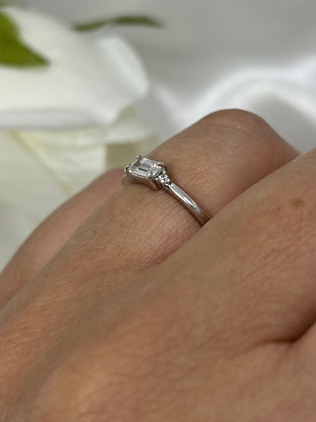 I AM SELENE | Horizontal Solitaire Ring 🌙