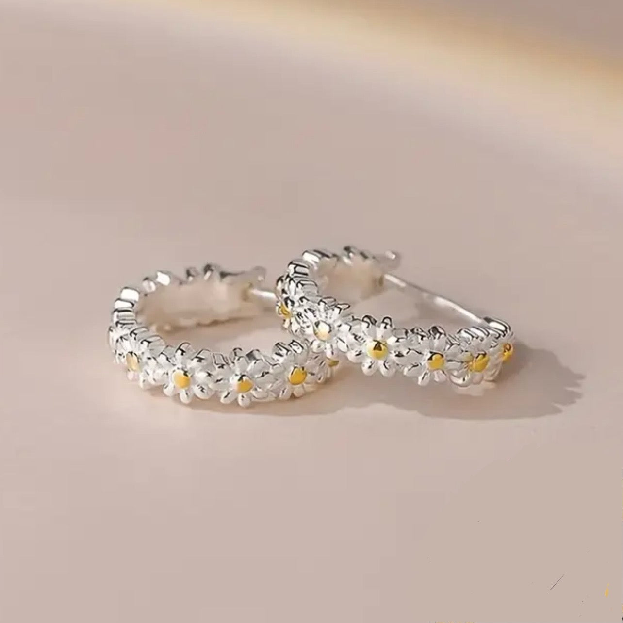 I AM FLORA | Daisy Hoops 🌼